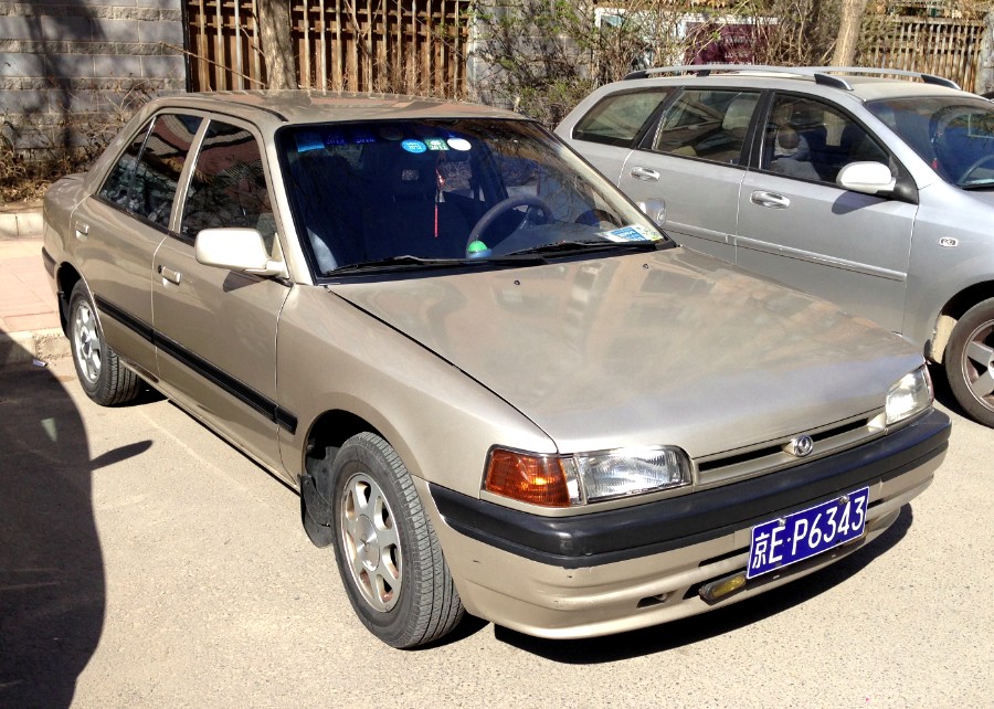 Hainan Mazda 323 CA7130