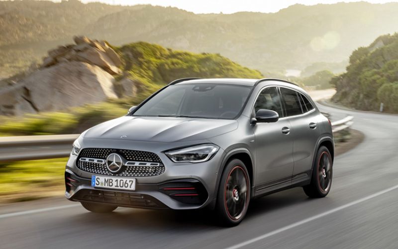 Mercedes GLA 5 chỗ có lực kéo tốt, vận hành ổn định
