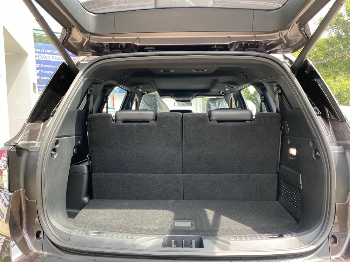 nội thất xe ford Everest 2023 showroomxe com vn (3)