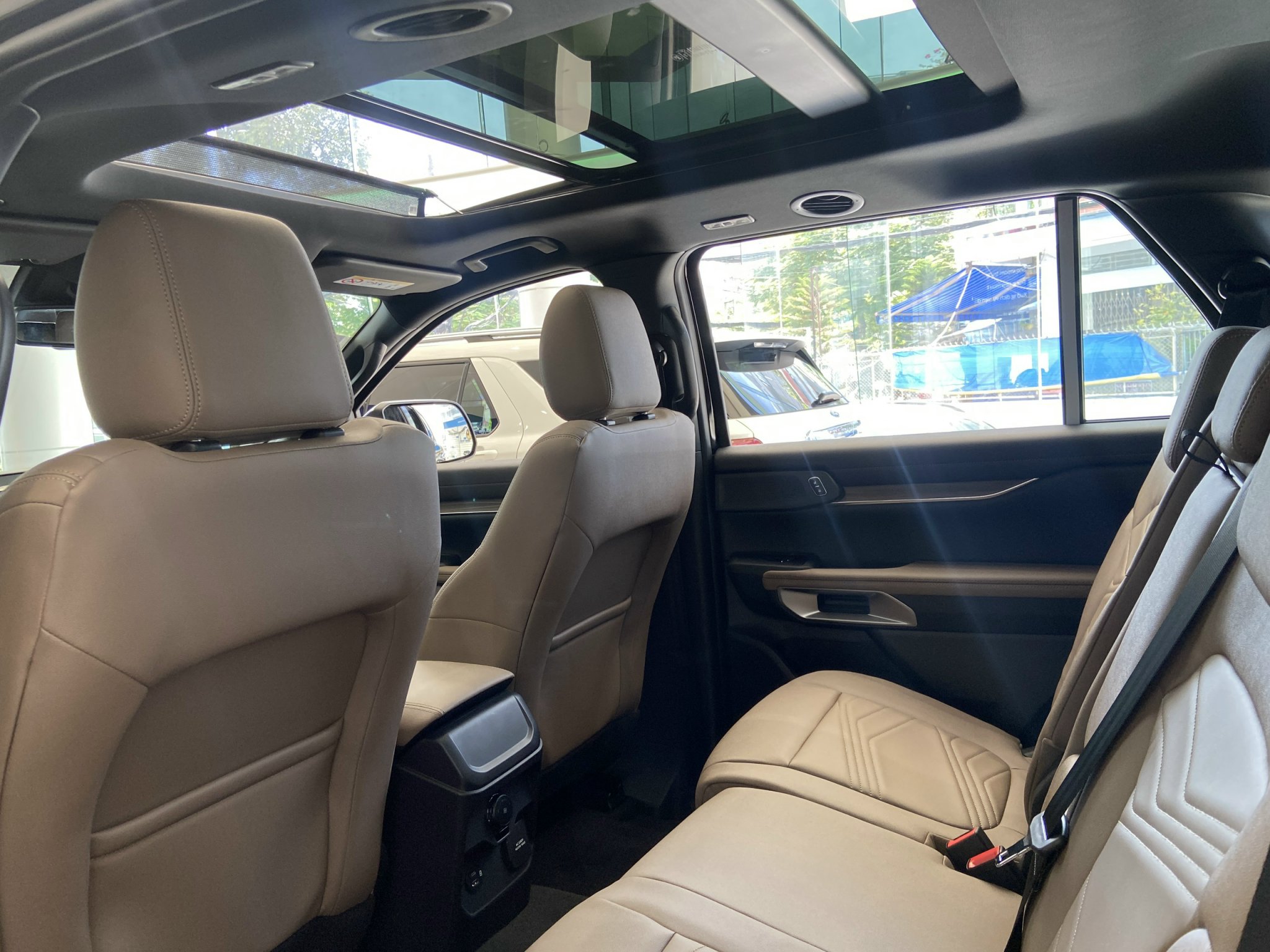 nội thất xe ford Everest 2023 showroomxe com vn (3)