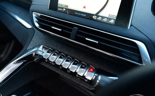 Peugeot 3008 2023: Giá bán mới nhất, Đánh giá thông số kỹ thuật