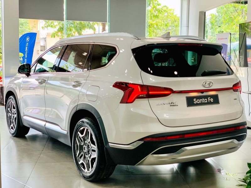 Hyundai-Santafe-Màu- Trắng (2)