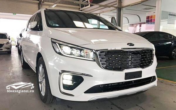 Kia Sedona: Giá bán mới nhất, Đánh giá thông số kỹ thuật