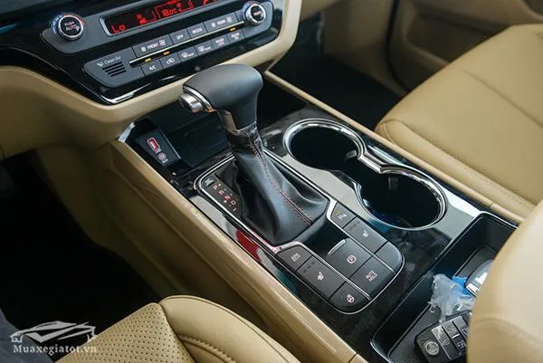 Kia Sedona: Giá bán mới nhất, Đánh giá thông số kỹ thuật