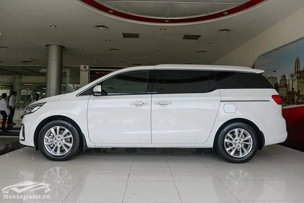 Kia Sedona: Giá bán mới nhất, Đánh giá thông số kỹ thuật