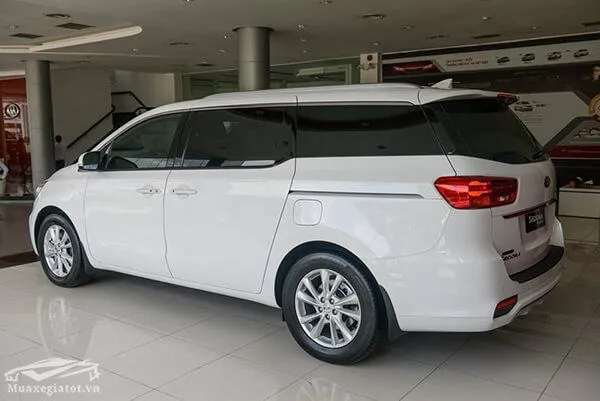 Kia Sedona: Giá bán mới nhất, Đánh giá thông số kỹ thuật