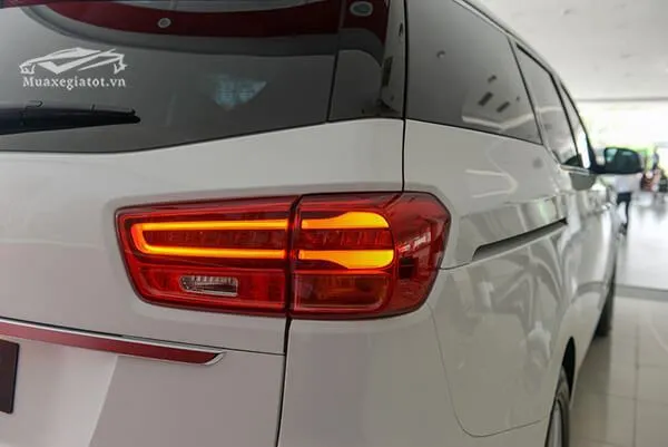 Kia Sedona: Giá bán mới nhất, Đánh giá thông số kỹ thuật
