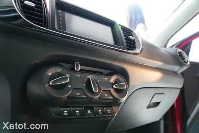 Kia Soluto 2023: Giá bao nhiêu? Đánh giá & thông số xe