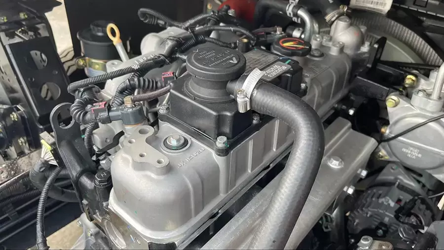 Động cơ ISUZU - JE493ZLQ5 trên xe tải nhẹ thùng dài 6m3 Teraco