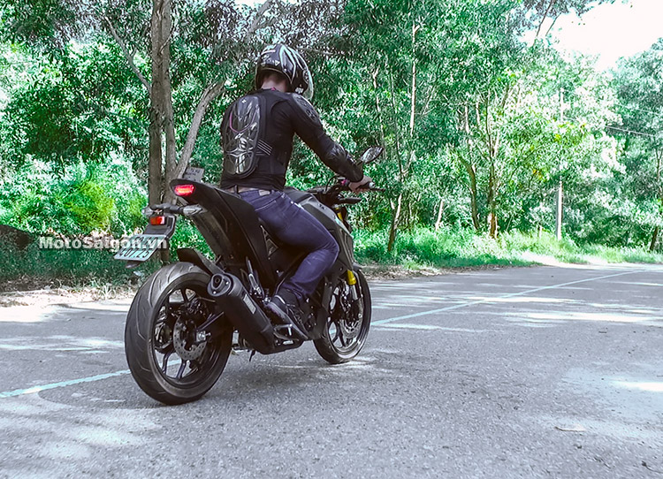 danh-gia-xe-yamaha-tfx-150-so-sanh-fz150i-motosaigon-1