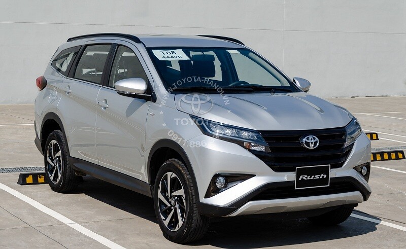 Xe 7 chỗ toyota Rush 2026 ngoại thất màu bạc