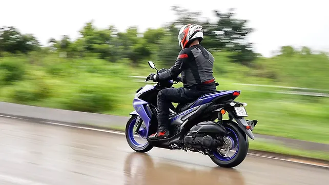 Yamaha Aerox 155 Left Front Three Quarter